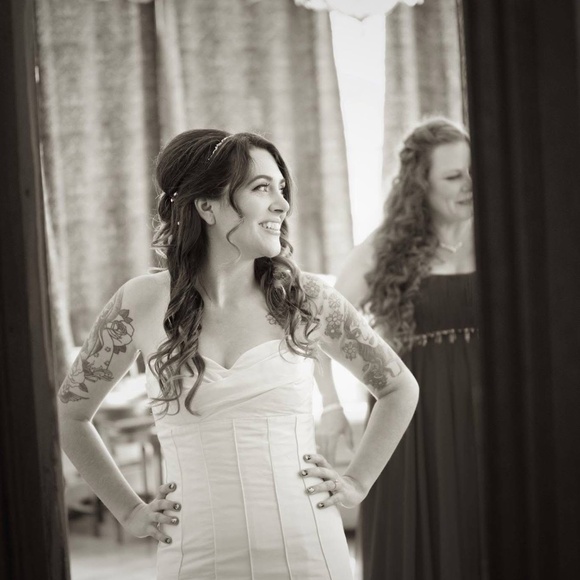 Pure Silk Vera Wang Mermaid wedding gown - Picture 8 of 16